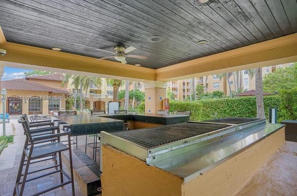 The Yacht Club At Aventura, 19901 E Country Club Dr #2401, Aventura, Florida 33180, image 2