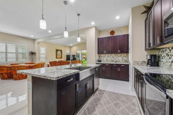 Raintree Executive Series, 1053 SW 113th Way, Pembroke Pines, Florida 33025, image 2