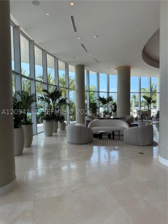 2411 Laguna Cir #910, Miami, Florida 33181, image 1