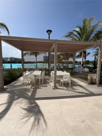 2411 Laguna Cir #910, Miami, Florida 33181, image 2