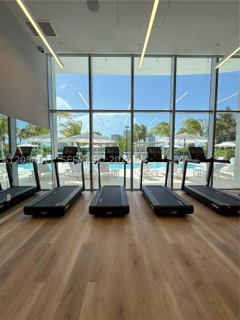 2411 Laguna Cir #910, Miami, Florida 33181, image 3