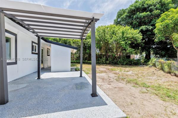 Lauderdale Villas, 1218 NW 15th St, Fort Lauderdale, Florida 33311, image 1
