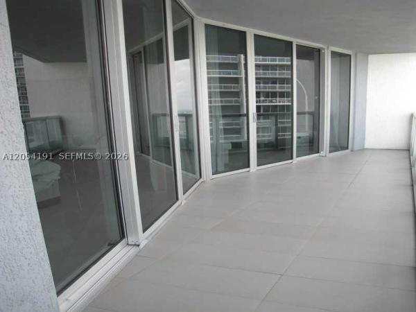 Icon Brickell Tower 2, 495 Brickell Ave #4208, Miami, Florida 33131, image 3