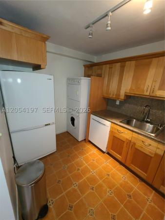 Bay Point East, 1605 Bay Rd #206, Miami Beach, Florida 33139, image 3