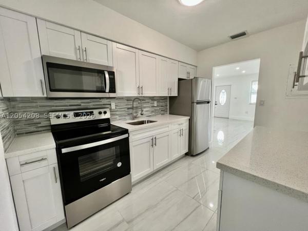 917 NW 103rd St, Unincorporated Dade County, Florida 33150, image 3