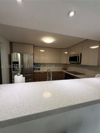 Towers Of Oceanview South, 600 Parkview Dr #818, Hallandale Beach, Florida 33009, image 3