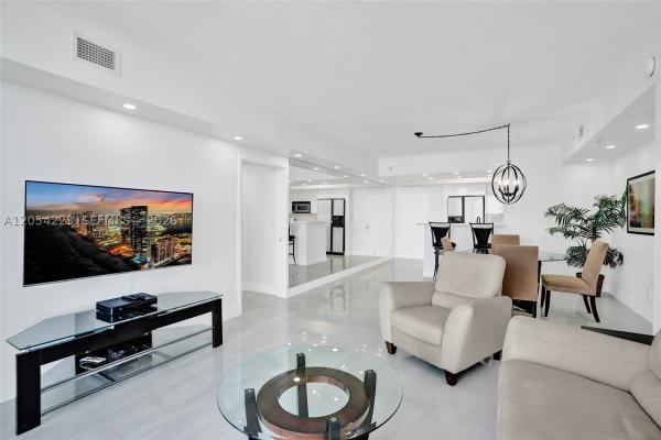 One Miami East, 335 S Biscayne Blvd #3807, Miami, Florida 33131, image 3