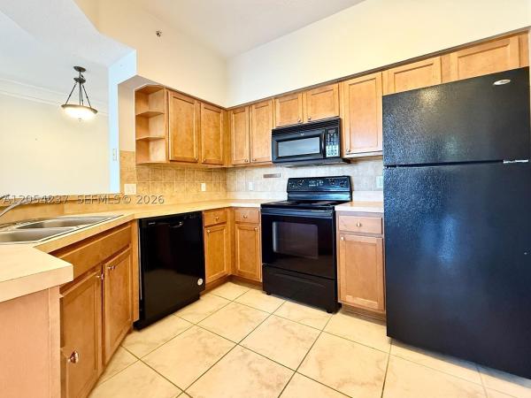 9208 W Myrtlewood Cir W #208, Palm Beach Gardens, Florida 33418, image 3