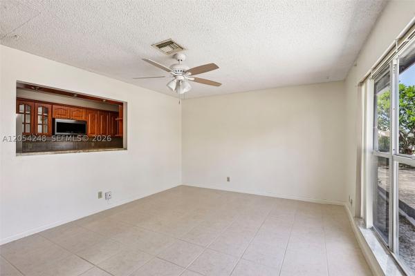 Applegreen, 375 SW 61st Ter, Margate, Florida 33068, image 2