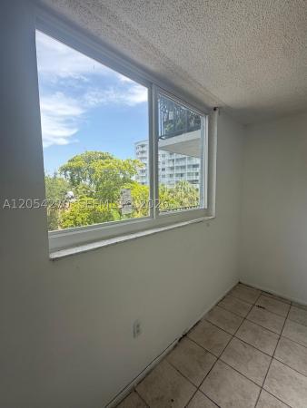3 Horizons East, 12500 NE 15th Ave #402, North Miami, Florida 33161, image 1