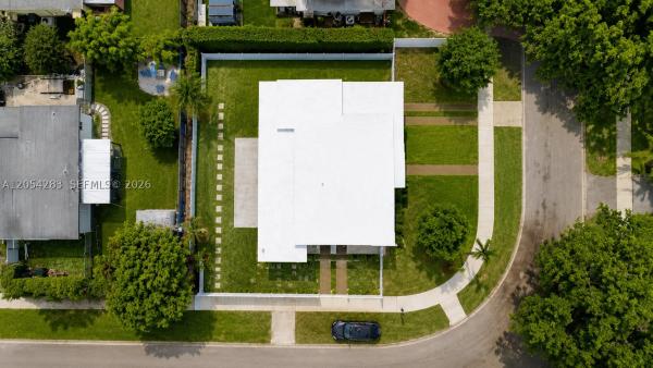 Frederick Manor, 6410 SW 17th St, West Miami, Florida 33155, image 3