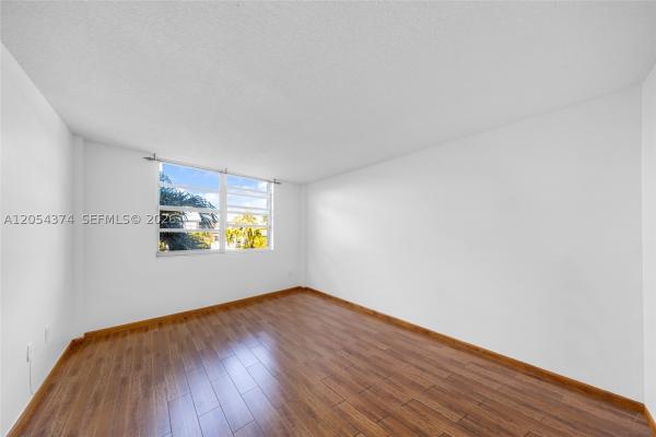 Stratford House, 2841 NE 163rd St #215, North Miami Beach, Florida 33160, image 3