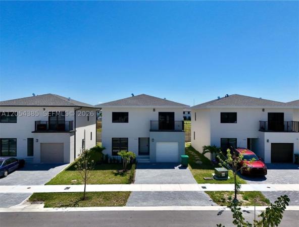 On Alba, 1374 NW 1st St, Florida City, Florida 33034, image 2