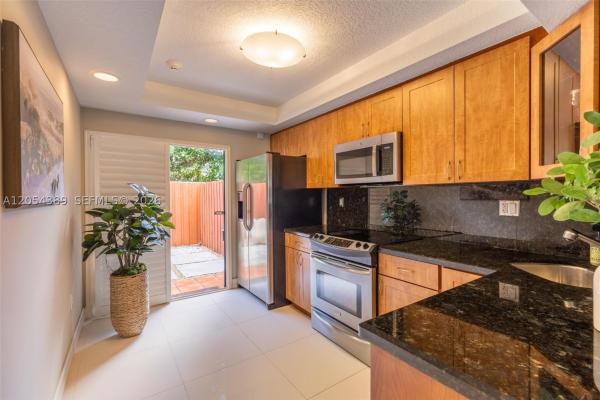 10122 SW 77th Ct, Unincorporated Dade County, Florida 33156, image 3