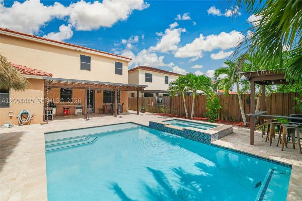 17670 SW 154th Pl, Unincorporated Dade County, Florida 33187, image 2