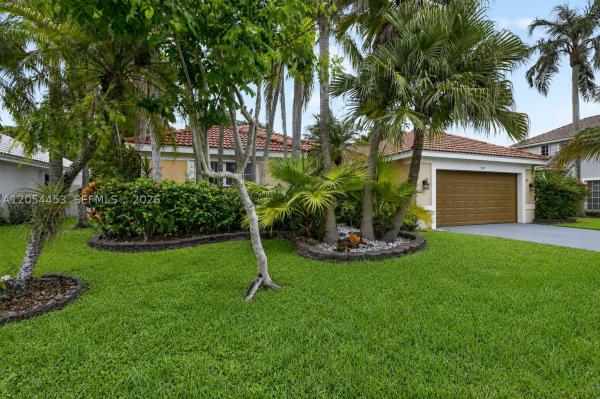 Treasure Cay At Silver Lakes, 709 NW 177th Ave, Pembroke Pines, Florida 33029, image 2
