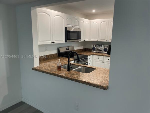 452 NE 210th Cir Ter #102-7A, Unincorporated Dade County, Florida 33179, image 1