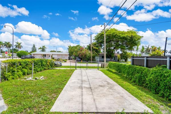 4901 SW 97th Ave, Unincorporated Dade County, Florida 33165, image 2