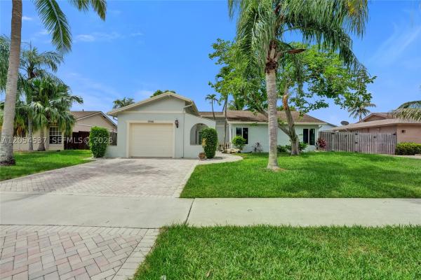 Gates Of Hillsboro, 3946 NW 1st Dr, Deerfield Beach, Florida 33442, image 3