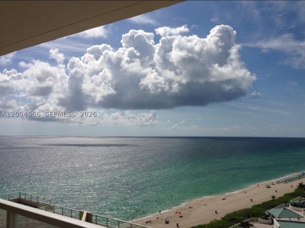 La Perla, 16699 Collins Ave #1410, Sunny Isles Beach, Florida 33160, image 3