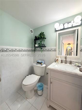 Plaza Of The Americas, 17021 N Bay Rd #802, Sunny Isles Beach, Florida 33160, image 1