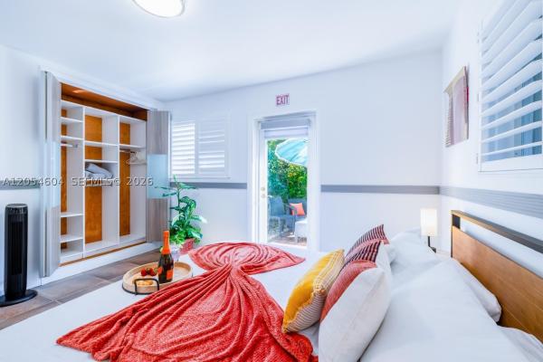 Hollywood Hills, 312 N Luna Ct, Hollywood, Florida 33021, image 3