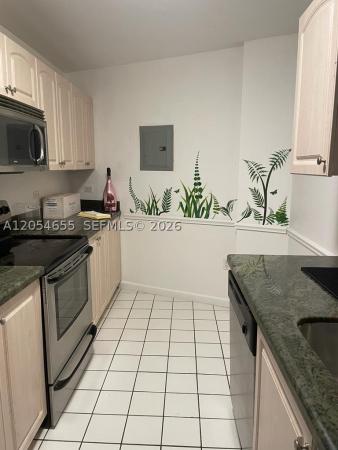 Octagon Towers, 1881 Washington Ave #4D, Miami Beach, Florida 33139, image 2