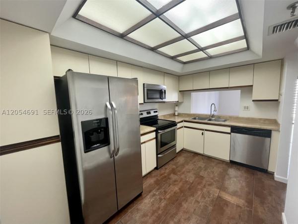 Brickell Key One, 520 Brickell Key Dr #A1512, Miami, Florida 33131, image 3