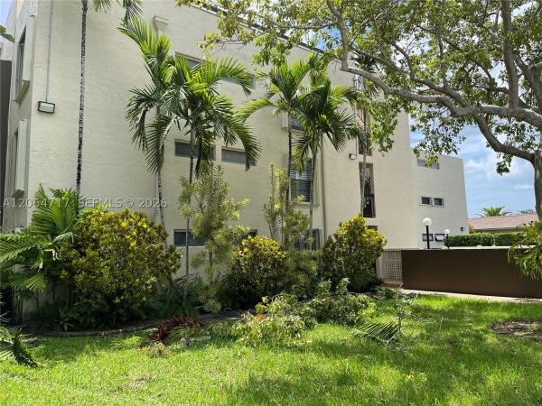 709 Curtiss Parkway, 709 Curtiss Pkwy #11, Miami Springs, Florida 33166, image 2