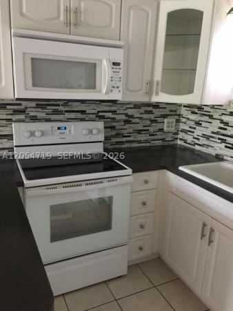 Las Vistas At Doral, 8290 Lake Dr #548, Doral, Florida 33166, image 2