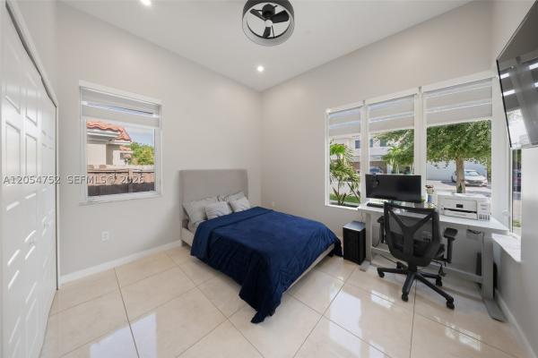 15274 SW 176th Ln, Unincorporated Dade County, Florida 33187, image 1