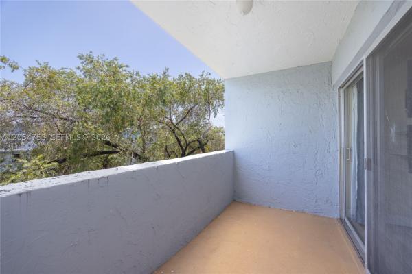 9365 Fontainebleau Blvd #E-205, Unincorporated Dade County, Florida 33172, image 3
