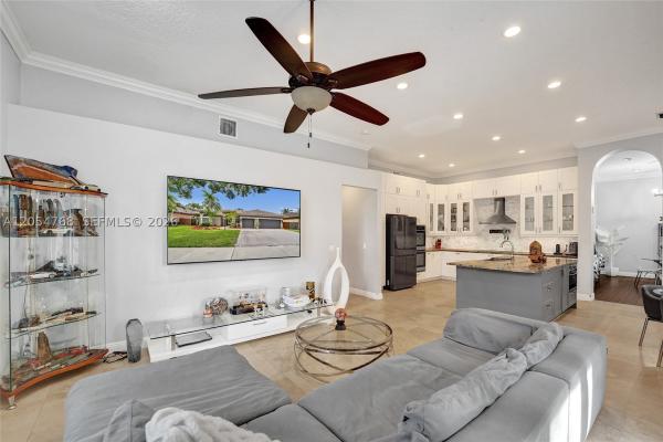 Stoneridge Lake Estates, 16366 N Mariposa Cir N, Pembroke Pines, Florida 33331, image 1