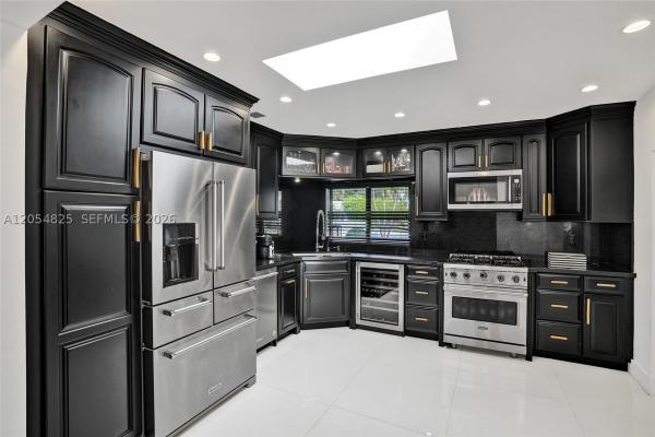 Sky Lake, 19130 NE 21st Ave, North Miami Beach, Florida 33179, image 3