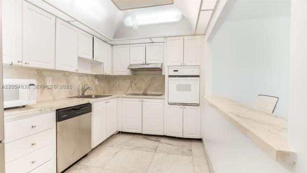Oceanview B, 19380 Collins Ave #1423, Sunny Isles Beach, Florida 33160, image 2