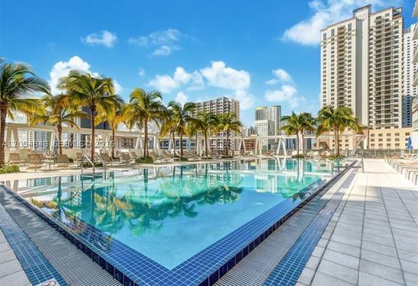 Miami, Florida 33130, image 3