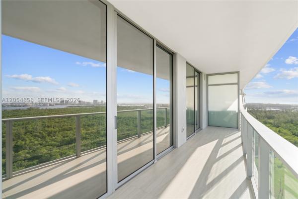 2411 Laguna Cir #1604, North Miami, Florida 33181, image 3