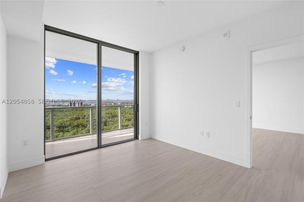 2411 Laguna Cir #1604, North Miami, Florida 33181, image 1