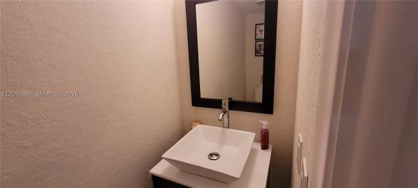 Venetian Park, 2304 NE 11th St #207, Hallandale Beach, Florida 33009, image 1
