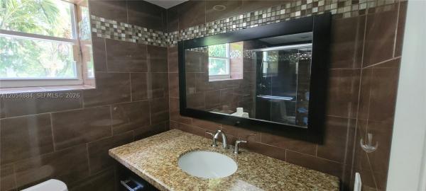 Venetian Park, 2304 NE 11th St #207, Hallandale Beach, Florida 33009, image 3