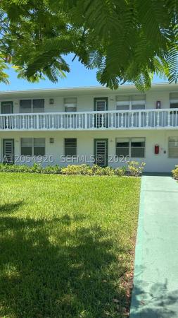291 Farnham M, Deerfield Beach, Florida 33442, image 2