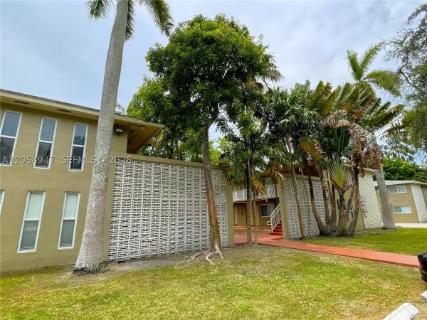 The Oaks At South Miami, 6310 SW 79th St #19, South Miami, Florida 33143, image 2