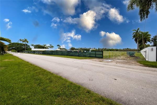 6501 SW 125th Ave, Unincorporated Dade County, Florida 33183, image 1