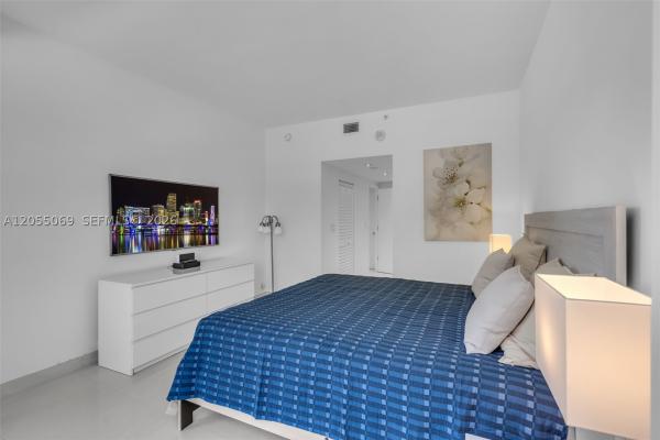 Tidemark At Key Colony, 201 Crandon Blvd #220, Key Biscayne, Florida 33149, image 3