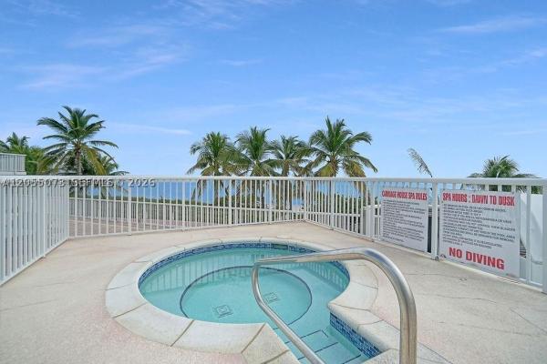 The Carriage House, 5401 Collins Ave #513, Miami Beach, Florida 33140, image 2