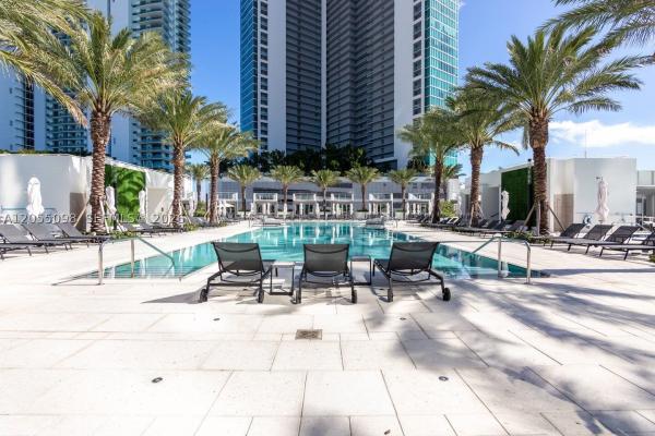 Paramount Miami Worldcenter, 851 NE 1st Ave #503, Miami, Florida 33132, image 2