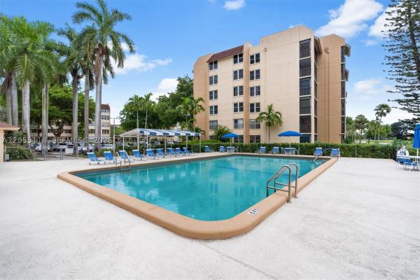 Environ 2, 3771 Environ Blvd #447, Lauderhill, Florida 33319, image 3
