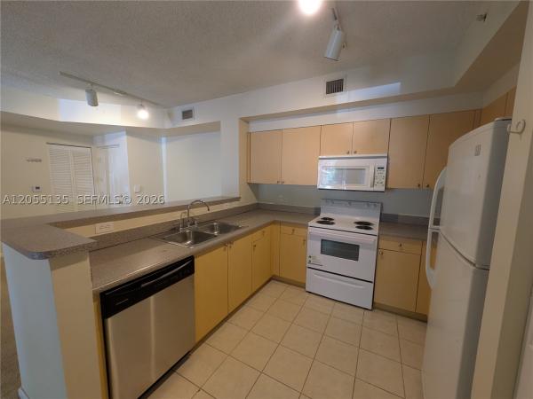8060 N Nob Hill Rd #101, Tamarac, Florida 33321, image 2