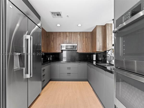 The Parc At Turnberry Isle, 19400 Turnberry Way #1911, Aventura, Florida 33180, image 2