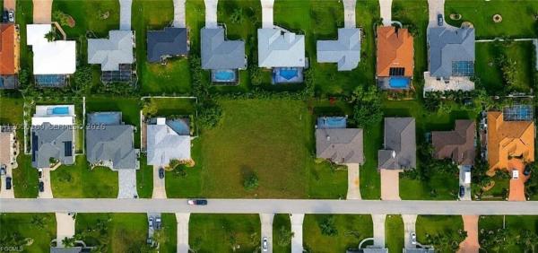 1825 SW 47th Ter, Cape Coral, Florida 33914, image 2